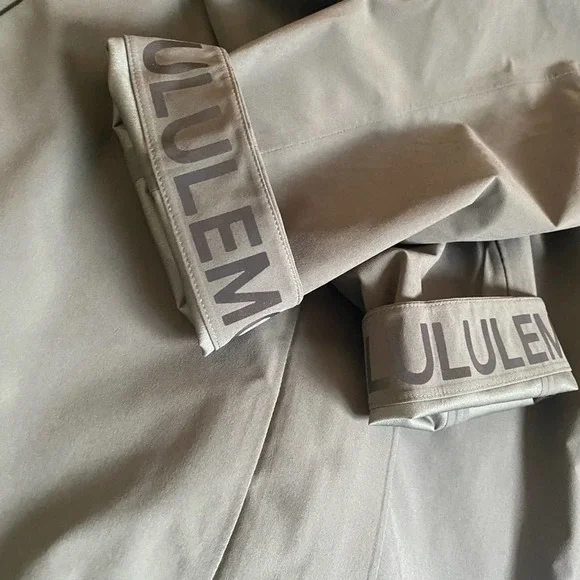 lululemon Rebel stretch rain Jacket
